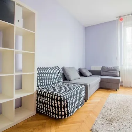 Big&Bright- Golden Apartments- Old Town 아파트 *